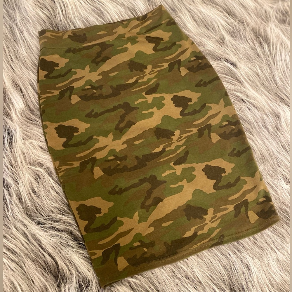 Camo pencil skirt
